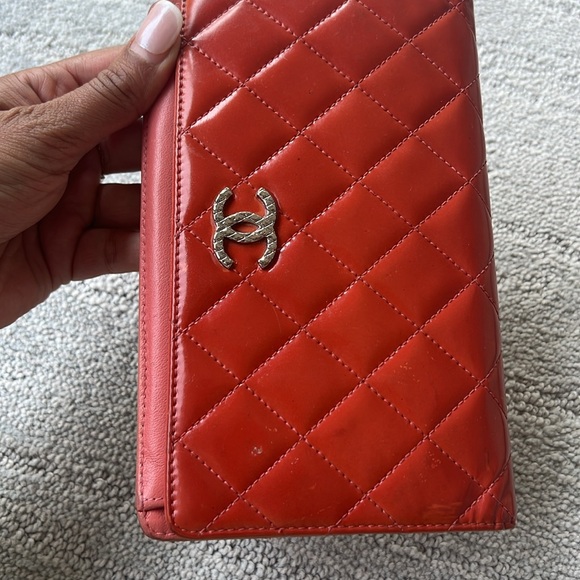 AUTHENTIC Red patent Chanel wallet - Picture 5 of 8